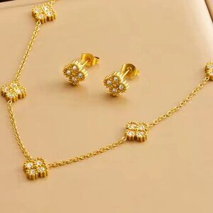 Stainless steel necklace set